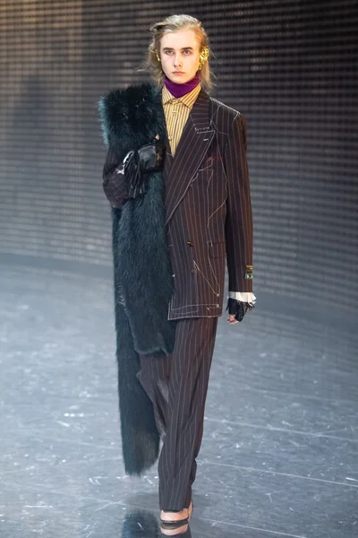 Look 2